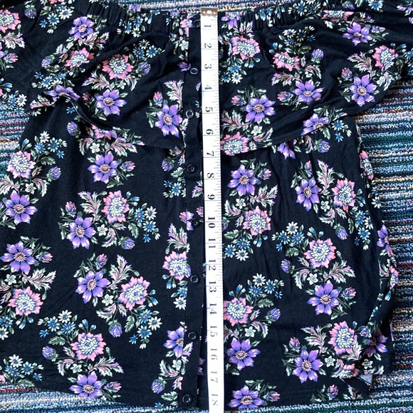 VENUS off the shoulder black floral top size large - Picture 7 of 7